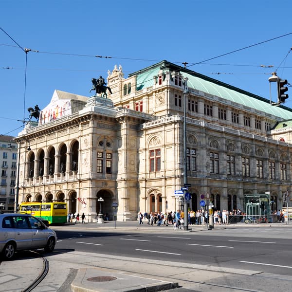 Tour Begins: Opera House