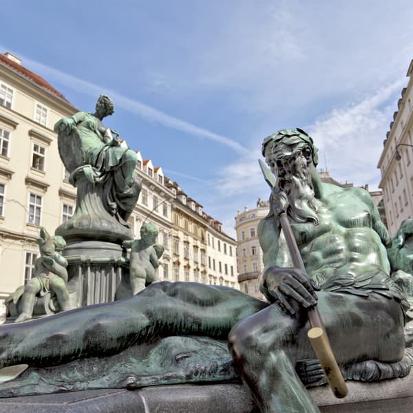 Neuer Markt to Cathedral