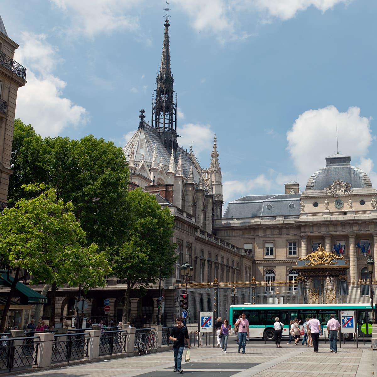 Place St. Michel to Sainte-Chapelle