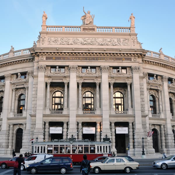 Rathausplatz, Burgtheater