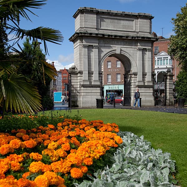 Tour Begins: St. Stephen's Green