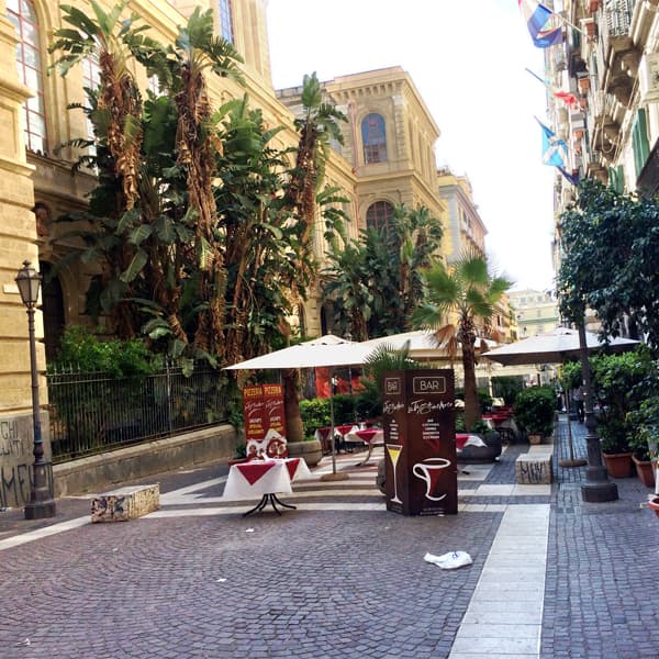 Via Bellini, Teatro Bellini, Piazza Bellini