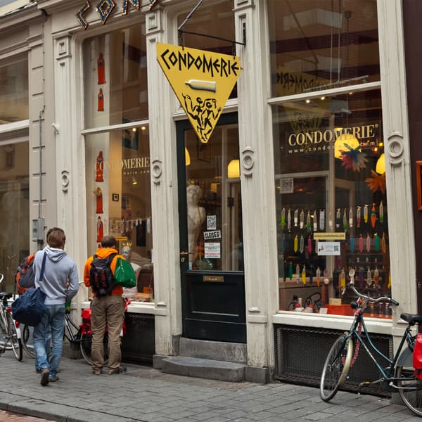 Tour Begins: Dam Square to Warmoesstraat