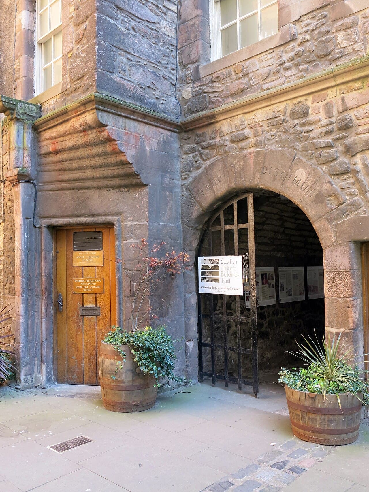 Riddle's Court